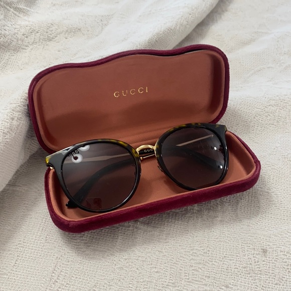 Gucci Sunglasses - Picture 1 of 3